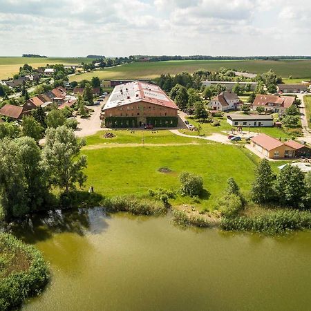 Landhotel "Zur Scheune" Bollewick Esterno foto